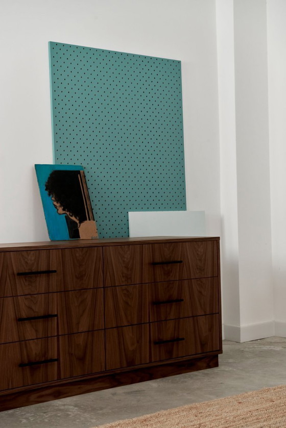 Image 1 of Aparador de nogal O-S13 seis cajones