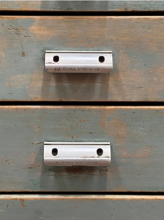 Image 1 of Gabinete de cajones