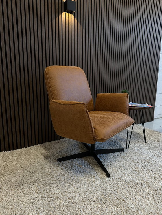 Image 1 of Poltrona Lugo in microfibra color cognac