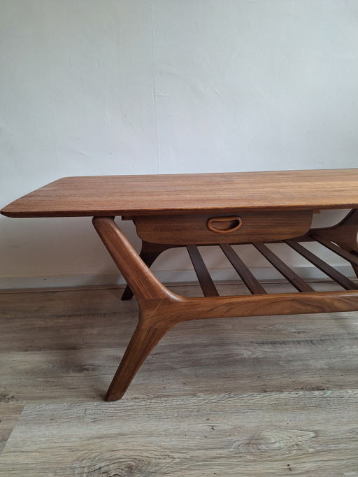 Louise van Teeffelen coffee table