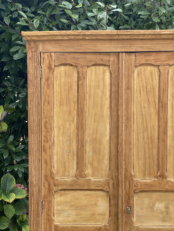 Image 1 of Armadio parigino in legno massello