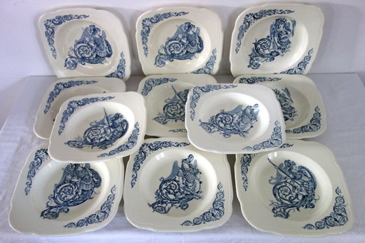 11 Terre de Fer Clairefontaine Renaissance-Teller aus dem 19. Jahrhundert