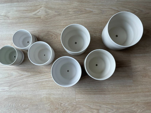 Various vintage beige flower pots, Arabia with saucer, Richard Lindh