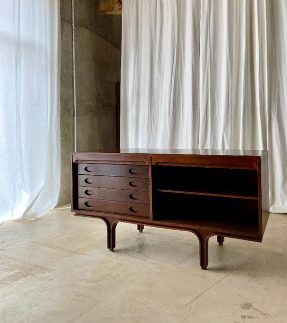 Credenza in palissandro di Gianfranco Frattini per Bernini, anni '60. – Credenze, Legno (photo 3 of 17)