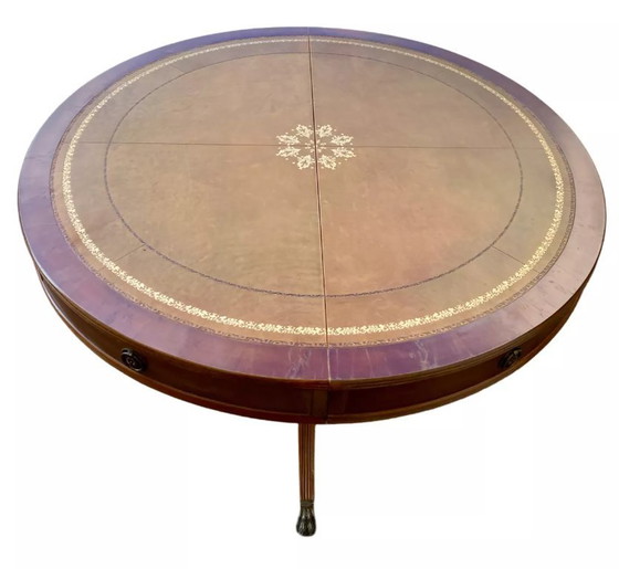 Image 1 of Round mahogany table with English-style leather top
