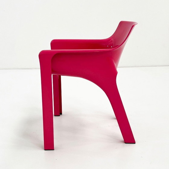 Image 1 of Butaca Gaudí rosa de Vico Magistretti para Artemide, 1984