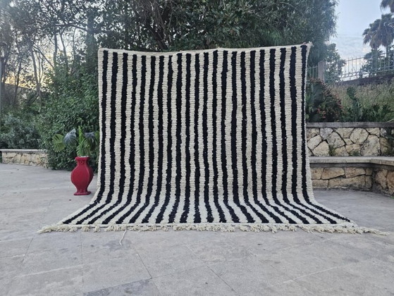 Image 1 of Tapis marocain artisanal décoré 250cmx300cm 