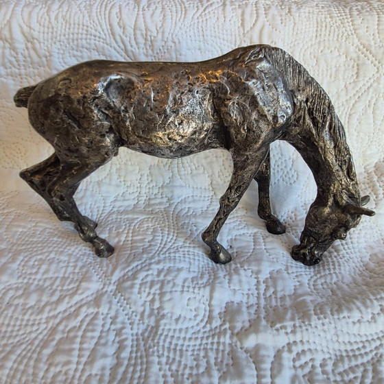 Sculpture de Cheval Broutant à Finition Argentée – Metal (photo 3 of 9)