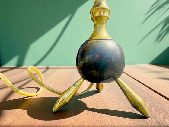Image 1 of Mid Century Moderne ruimtevaart messing driepoot tafellamp