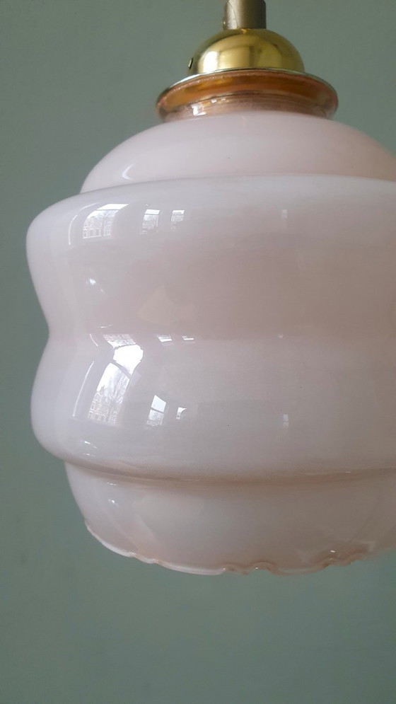 Image 1 of Vintage Franse Hanglamp - Rose Opaline Glas Met Decoratierand