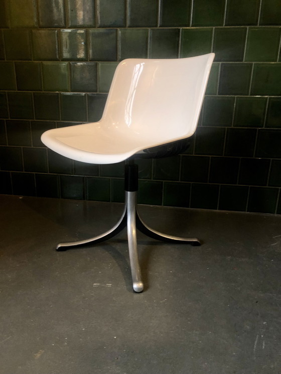 Image 1 of Tecno Modus swivel bucket seat