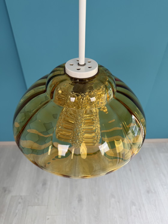 Image 1 of Vintage hanglamp uit het midden van de 20e eeuw / ruimtevaarttijdperk - amberkleurig, jaren 60/70