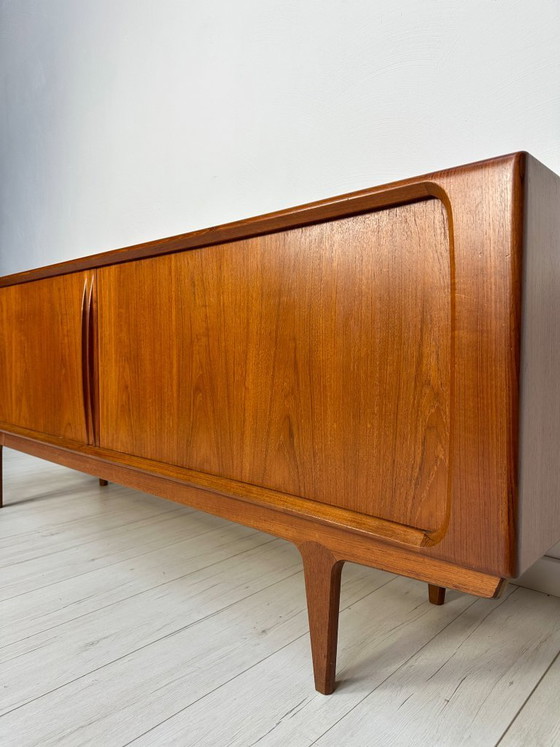 Image 1 of Buffet danois en teck des années 1960 par Bernhard Pedersen & Søn – Crédence vintage avec portes tambour