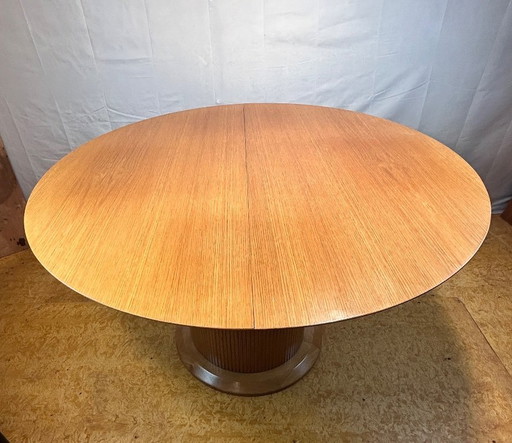 Vintage Danish Round Oak Extending Dining Table – Stylish & Functional Scandinavian Design 