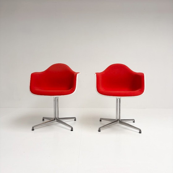 DAL Armchair by Charles & Ray Eames for Vitra (per Piece), 2010s – Side chairs, Textile, Vintage (photo 3 of 16)