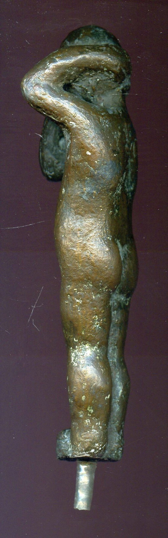 Image 1 of Statua di bronzo che fa il pollice alla ragazza