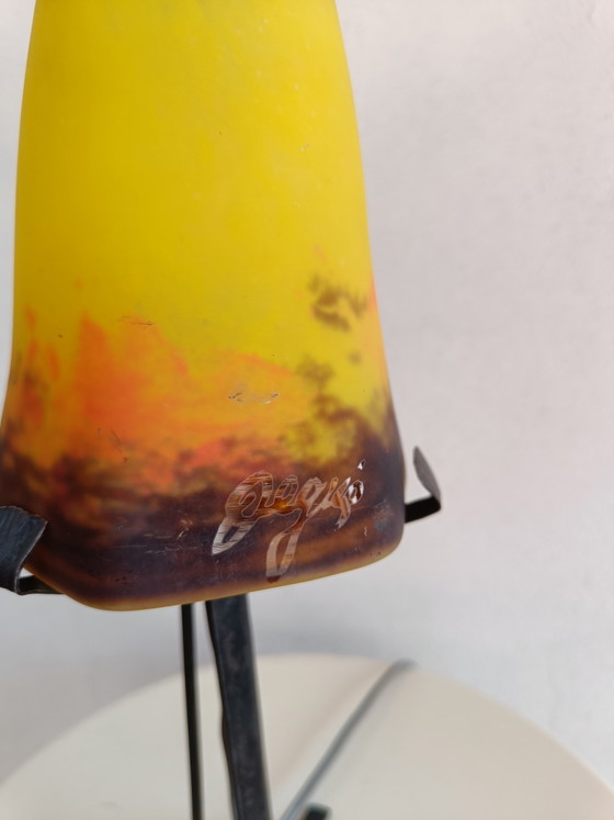Image 1 of French Art Deco table lamp with signed Degué glass shade and wrought iron base, estimated 1930s/40s