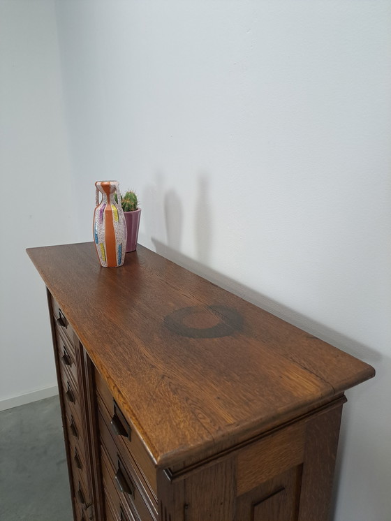 Image 1 of Ancienne commode d'archives en bois