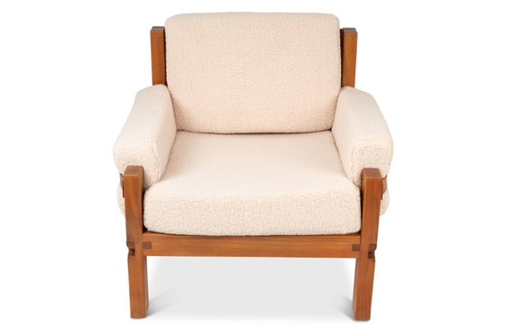 Image 1 of Pierre Chapo. Paar armstoelen van iepenhout. 1970s.