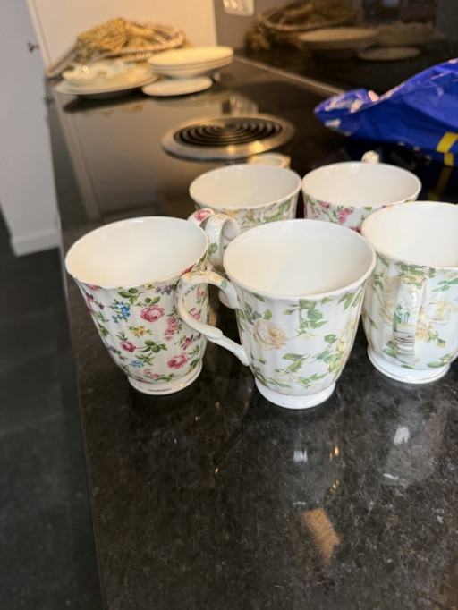 🌸 Vintage Douwe Egberts Tassen – 5er-Set