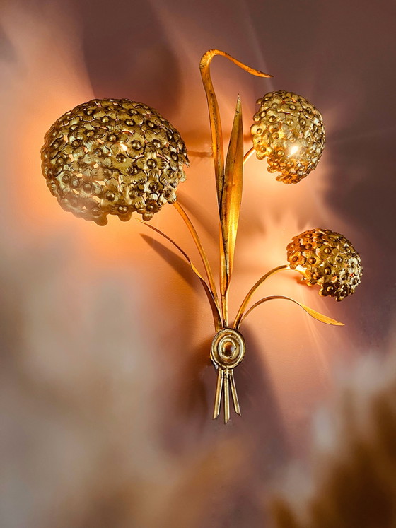 Image 1 of Italian Palladio Hydrangea Wall Lamp