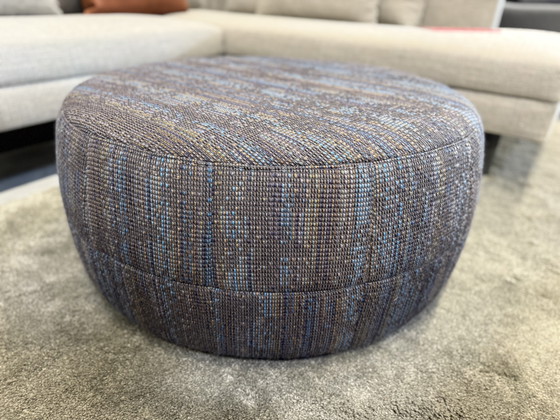 Image 1 of Design on Stock Barrell 80 Pouf in tessuto Nevada blu
