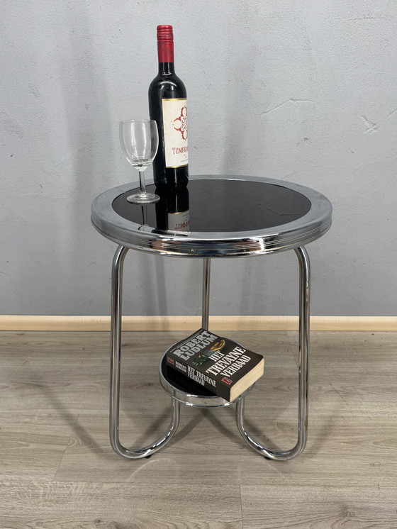 Image 1 of Table d'appoint Art déco intemporelle - chrome et verre noir