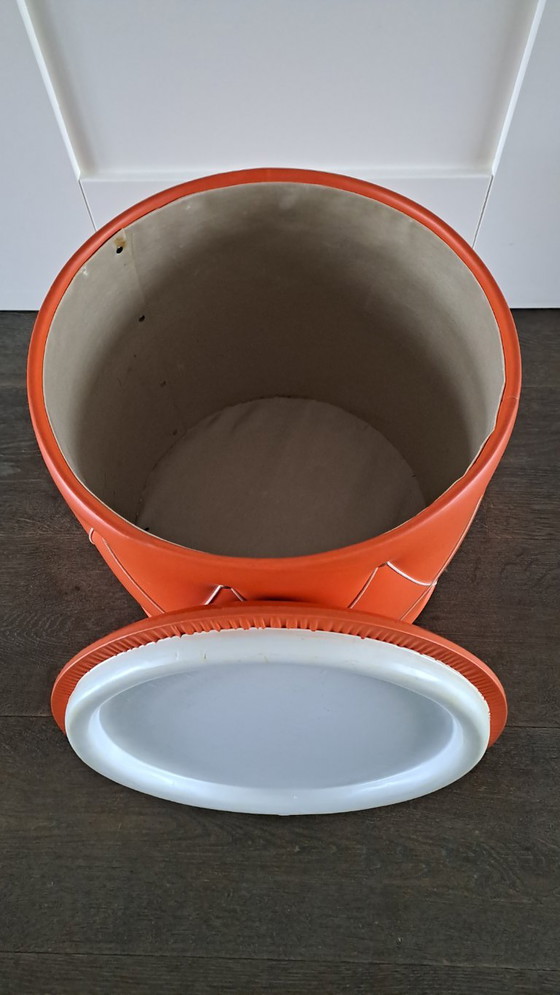 Puf naranja con almacenaje, Carritos de bar, Plástico, Metal, Vintage (foto 4 de 10)