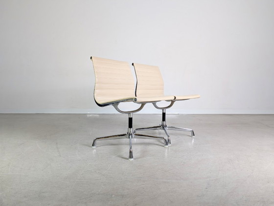 Image 1 of Ensemble de 2 chaises Herman Miller EA 106 originales, chaise Charles Ray Eames