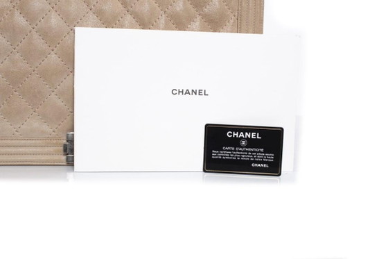 Image 1 of Chanel, borsa Boy grande in morbida pelle beige