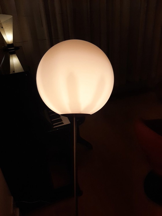 Image 1 of Booglamp van RVS met matglazen bol