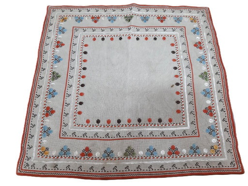 Mantel de lino vintage bordado a mano 52 x 52 cm