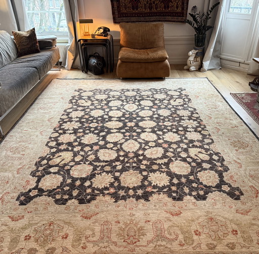 Grande tappeto annodato a mano in un tranquillo stile Ziegler