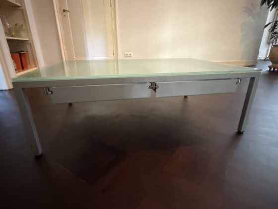 Desalto Helsinki Design Coffee Table | Frosted glass – Metal (photo 7 of 8)