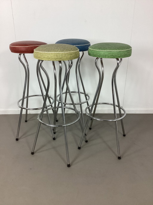 Quatre tabourets de bar chromés vintage des années cinquante – barkrukken, Chrome, Skai (photo 2 of 7)