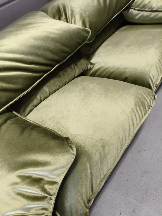 Image 1 of Cassina maralunga 40 2 zits opnieuw gestoffeerd met groen fluweel