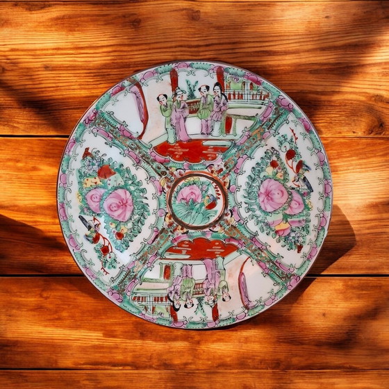 Image 1 of Vintage Rose Medallion Plate – Handpainted Macau (26 cm)2