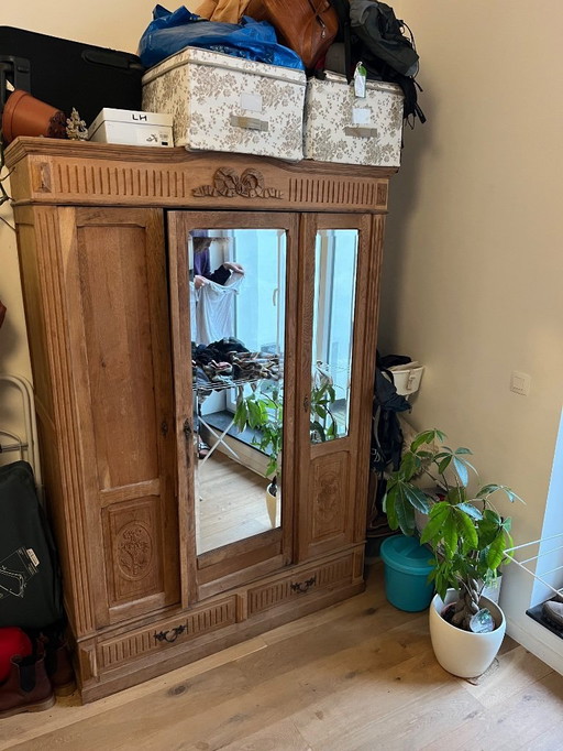 Armadio vintage in rovere