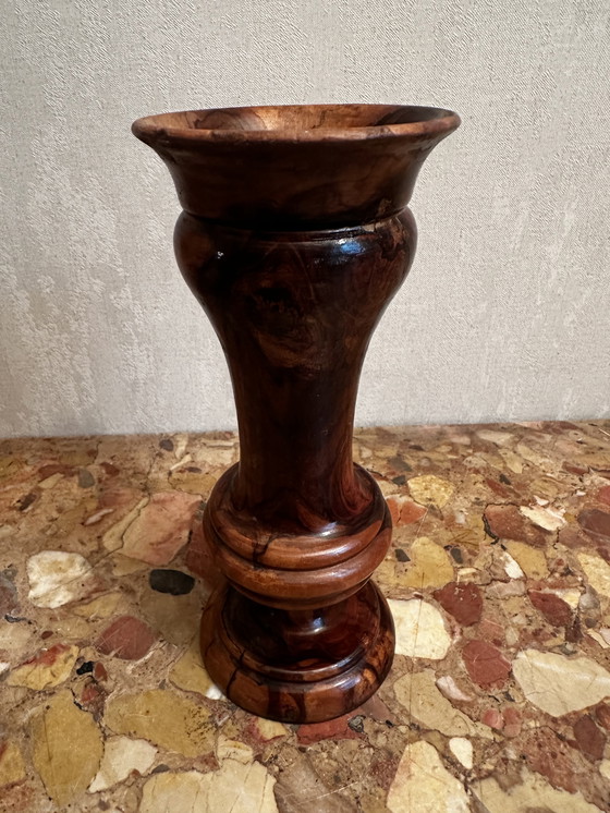 Image 1 of Gedraaide vaas van olijfhout, 23 cm hoog