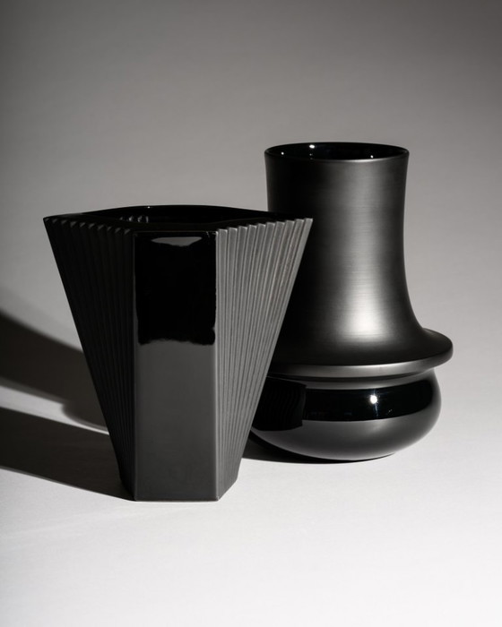 Image 1 of Black Porcelain Vase Duo Wolf Karnagel & Sami Wirkkala for Rosenthal, 80s–90s