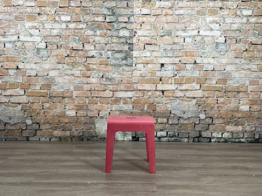 Blå Station Bimbo Hocker – Rosa Holz | Osko + Deichmann