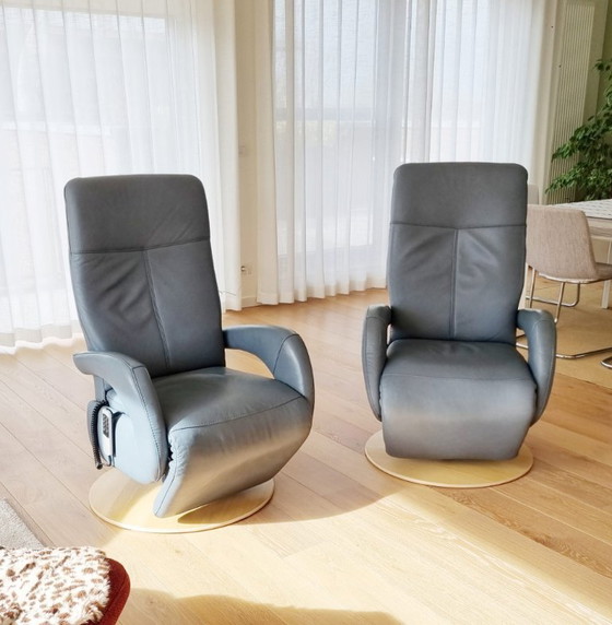 Image 1 of Set di due poltrone relax ergonomiche elettriche in pelle