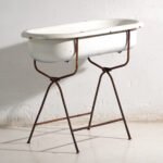 Antique bathtub in enamelled iron – Central Europe, circa 1950 #3 – Decorative Objects, Industrieel (photo 6 of 40)