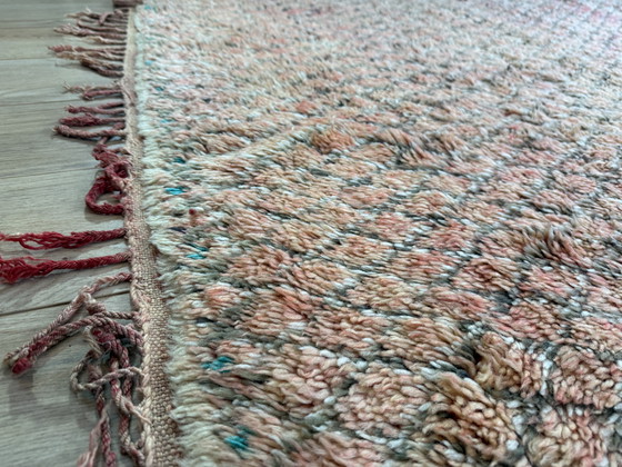 Image 1 of Vintage Marokkaans Berber tapijt in zachte perziktinten – 320 × 195 cm
