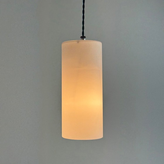 PAIRE D’ANCIENNES SUSPENSIONS EN OPALINE 1970 VINTAGE – Glass (photo 2 of 7)