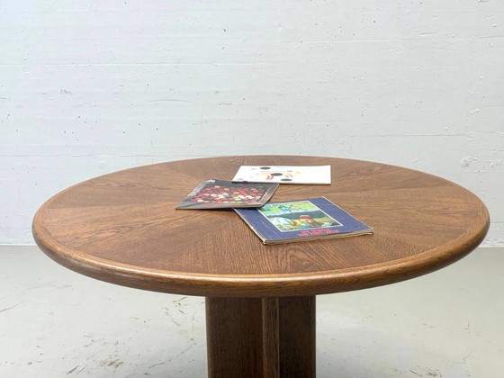 Round vintage dining table made of oak, 1970s – Wood (photo 6 of 14)