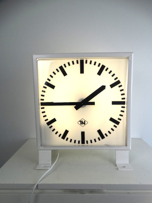 Double-sided station clock from TN