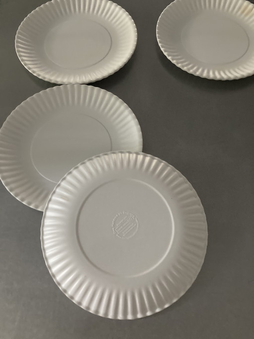 4 plates
