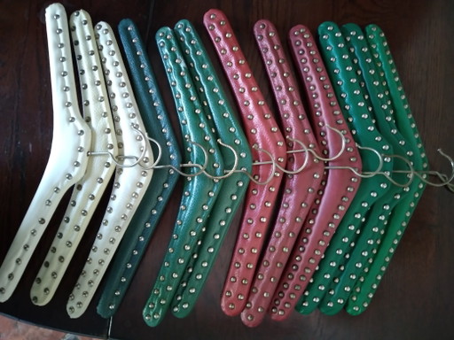 12 Kleerhangers, vintage, jaren '50/'60, skai en studs – kapstokken, Metal (photo 2 of 8)