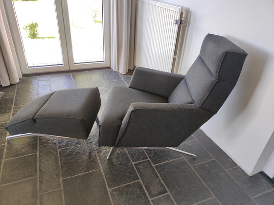 Image 1 of Modèle en stock, fauteuil Solo avec repose-pieds.